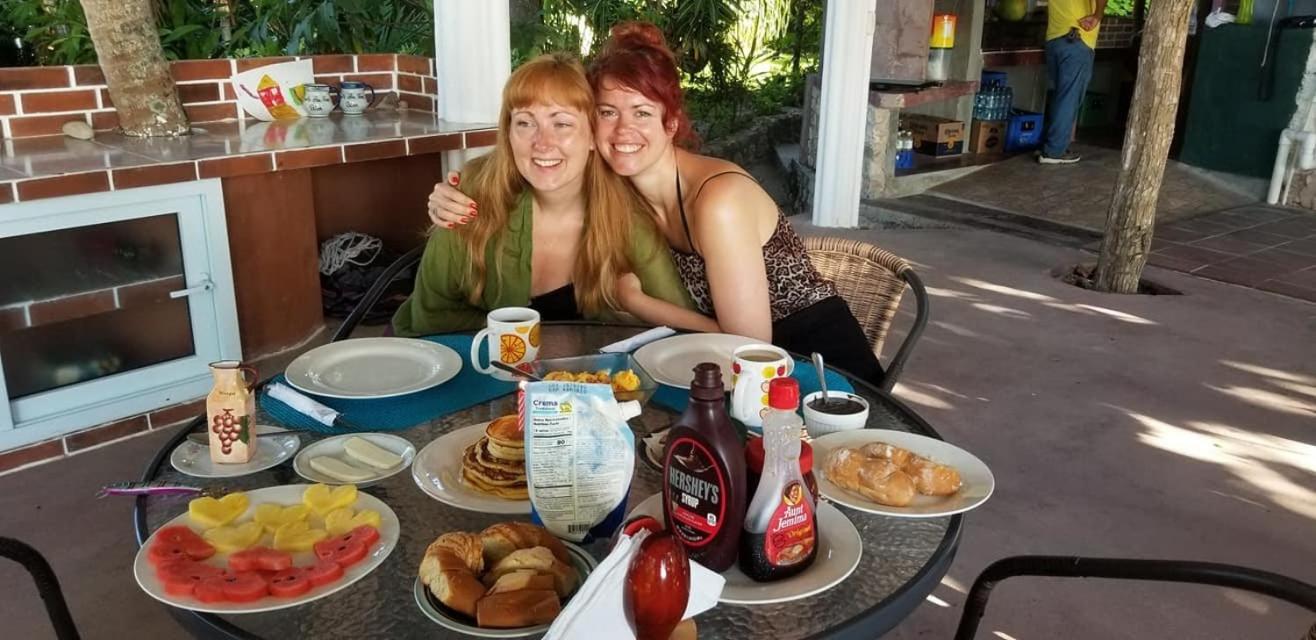 Zapote Tree Inn Флорес Екстер'єр фото