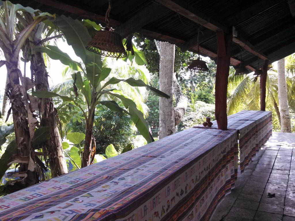 Zapote Tree Inn Флорес Екстер'єр фото