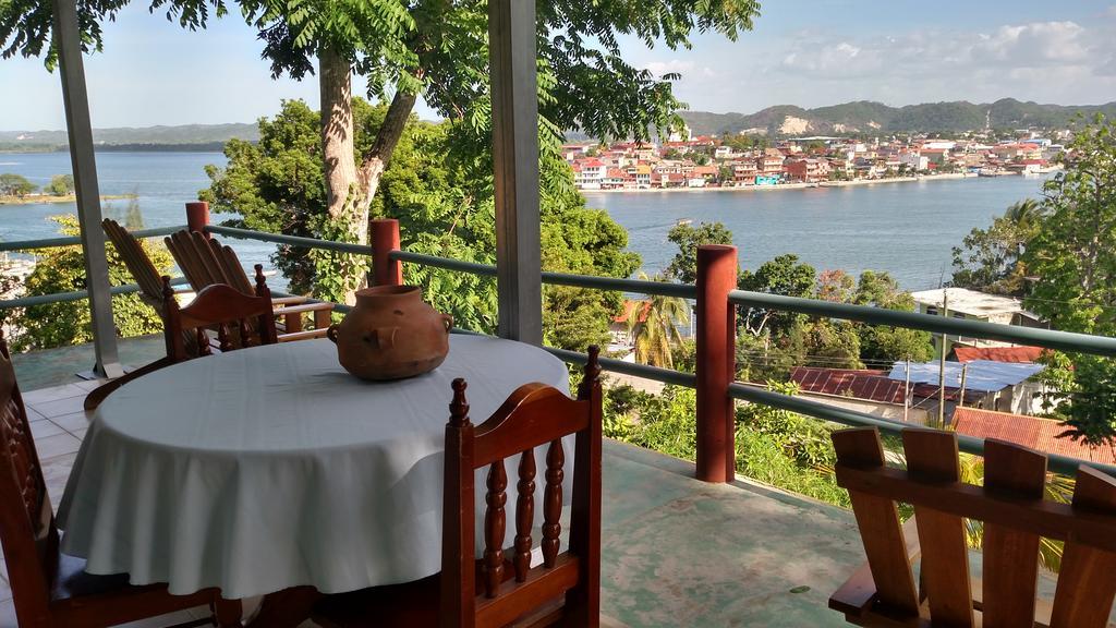 Zapote Tree Inn Флорес Екстер'єр фото