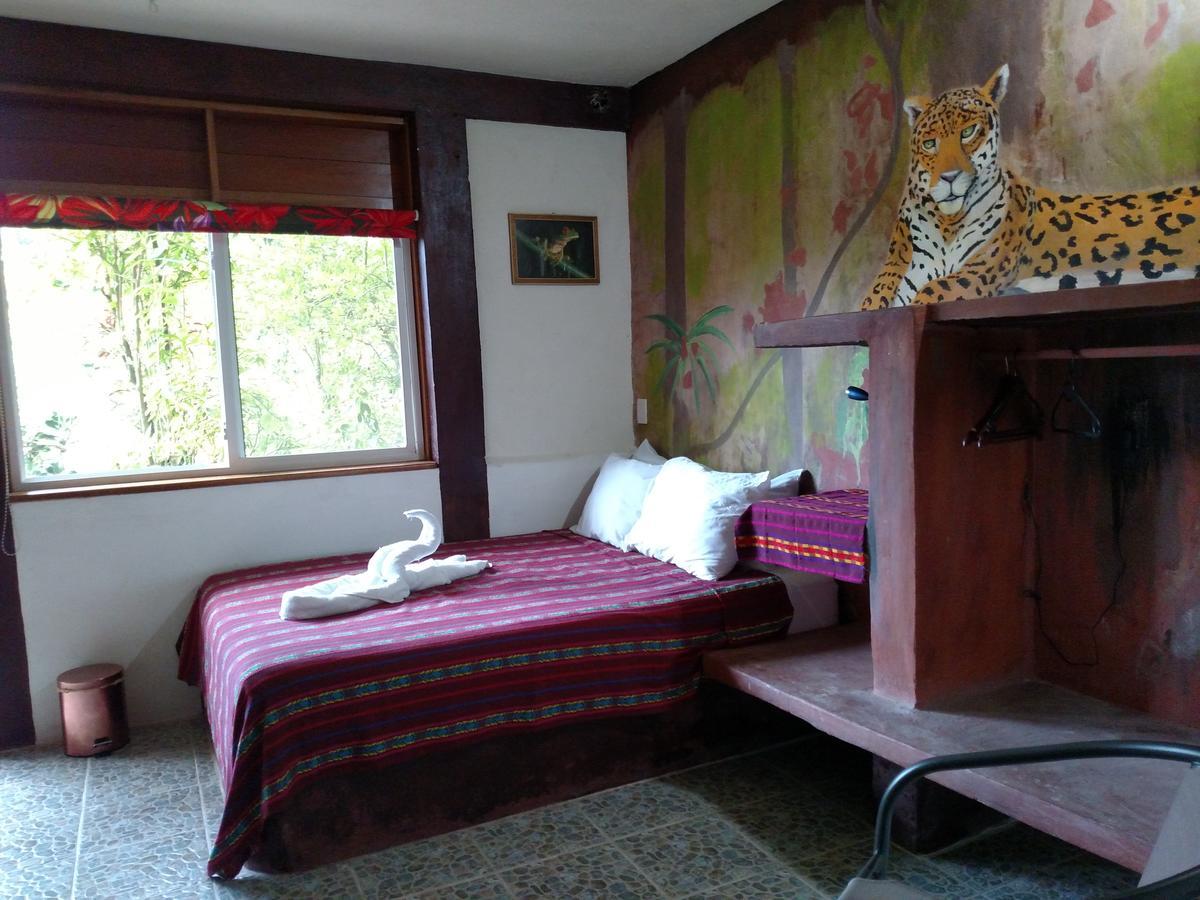 Zapote Tree Inn Флорес Екстер'єр фото