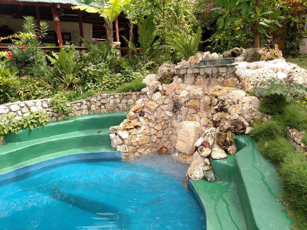 Zapote Tree Inn Флорес Екстер'єр фото